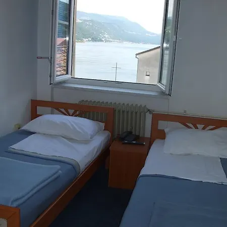 Hotel Jadran 2*